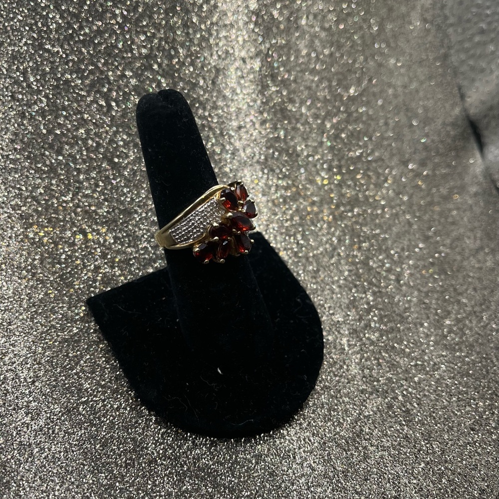 Gorgeous Ruby Ring - image 5